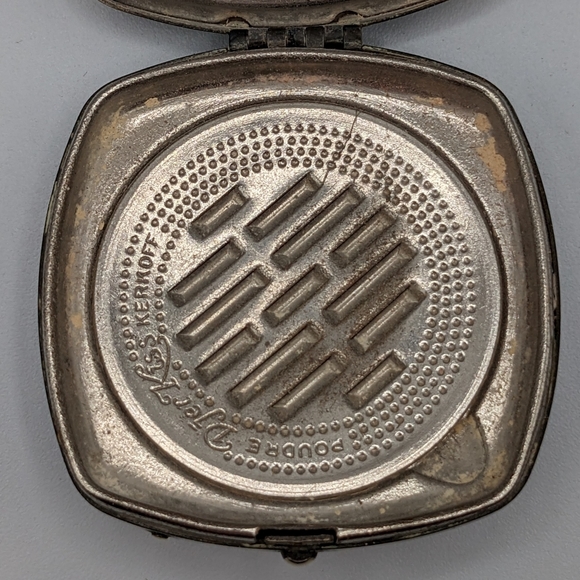 Antique Djer Kiss Kissing Fairies Compact - Picture 6 of 12